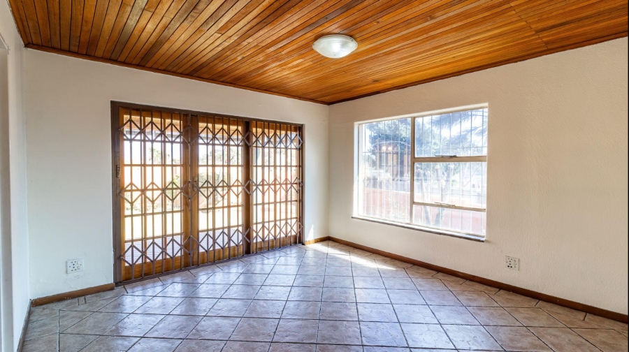 4 Bedroom Property for Sale in Glenvista Gauteng