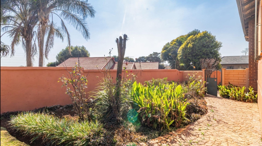 4 Bedroom Property for Sale in Glenvista Gauteng