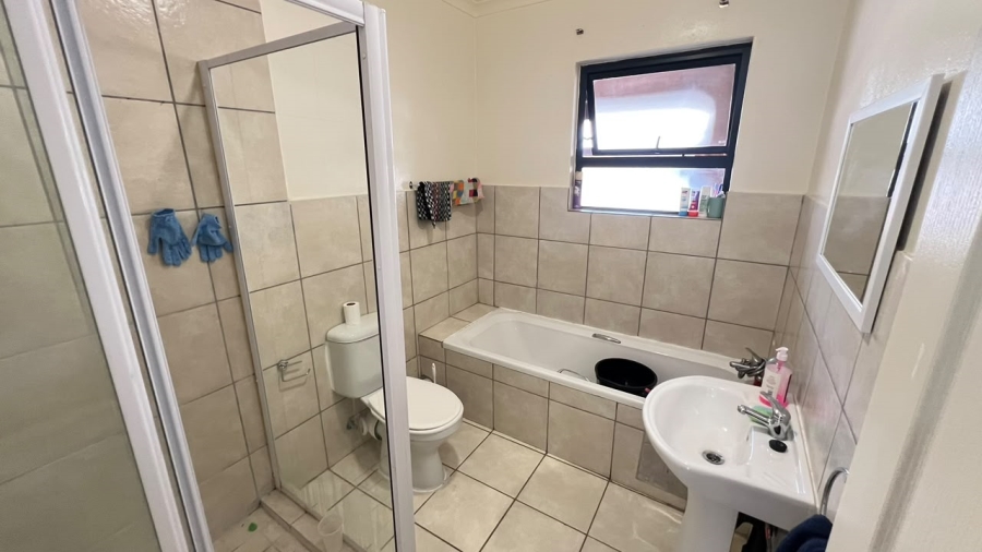 2 Bedroom Property for Sale in Rynfield A H Gauteng