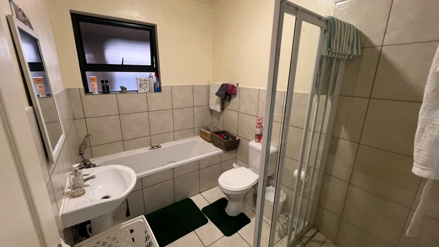 2 Bedroom Property for Sale in Rynfield A H Gauteng