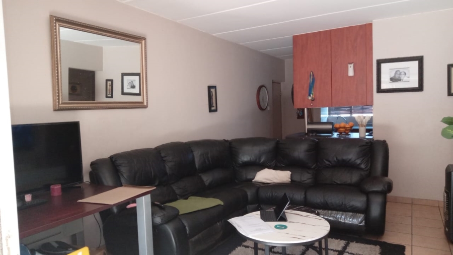 2 Bedroom Property for Sale in Birchleigh Gauteng