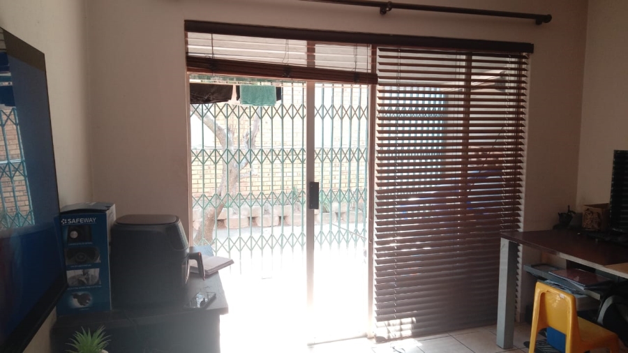2 Bedroom Property for Sale in Birchleigh Gauteng