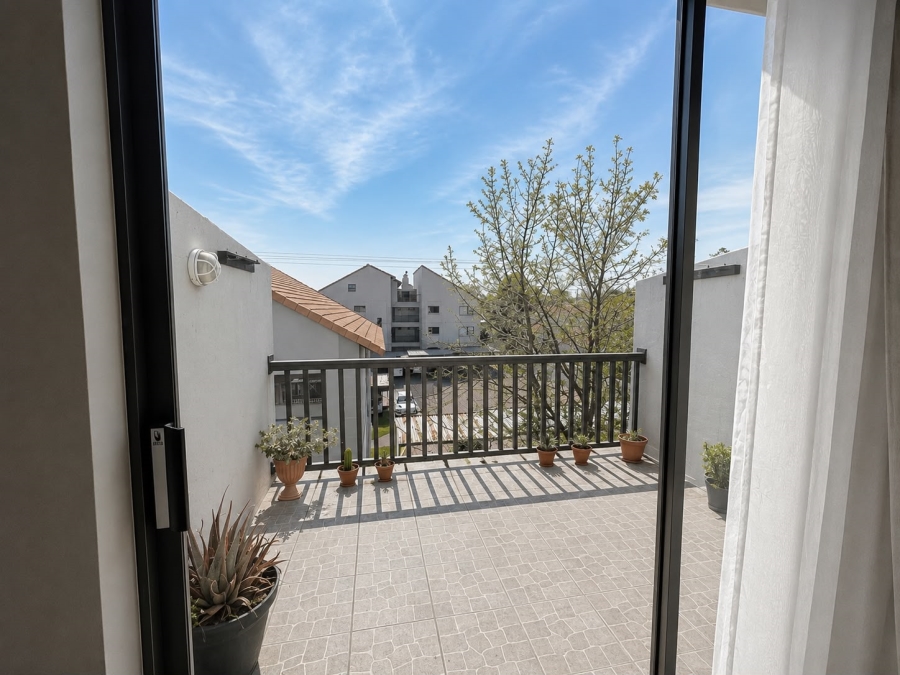 2 Bedroom Property for Sale in Sunninghill Gauteng