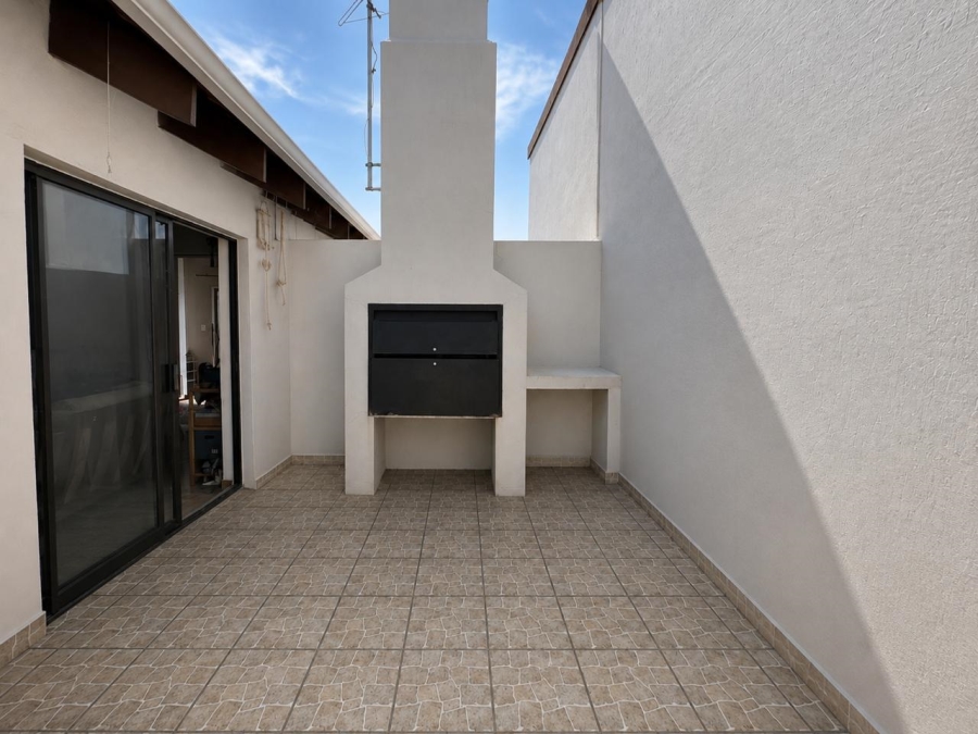 2 Bedroom Property for Sale in Sunninghill Gauteng