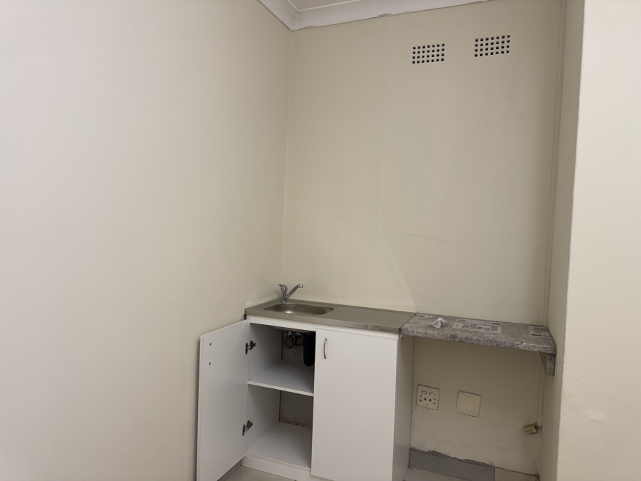 To Let 2 Bedroom Property for Rent in New Redruth Gauteng
