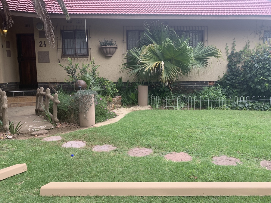 To Let 3 Bedroom Property for Rent in Brackenhurst Gauteng