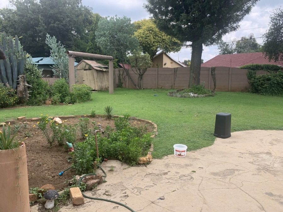 To Let 3 Bedroom Property for Rent in Brackenhurst Gauteng