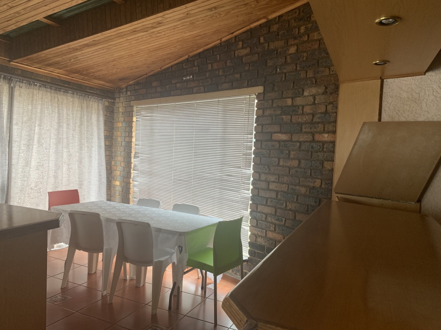To Let 3 Bedroom Property for Rent in Brackenhurst Gauteng