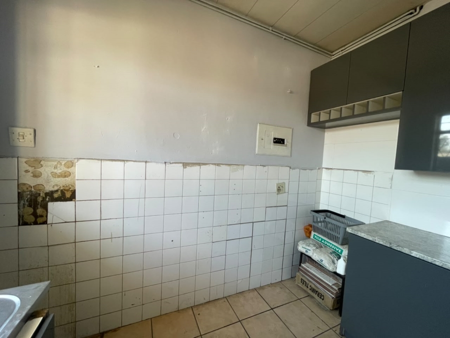 To Let 1 Bedroom Property for Rent in Germiston Central Gauteng