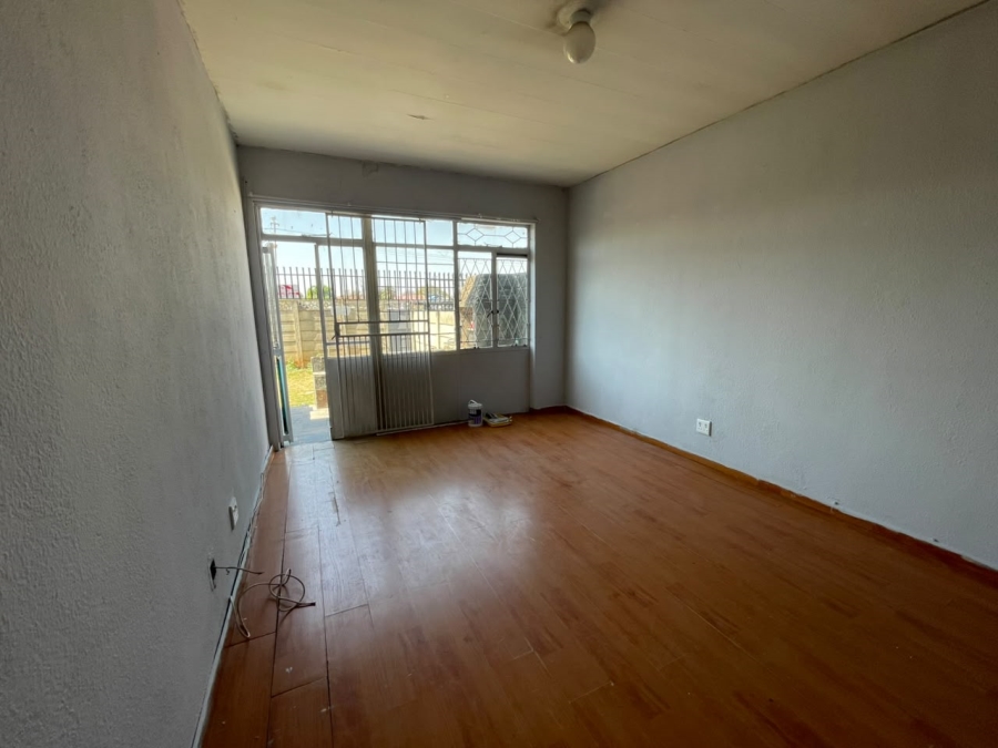 To Let 1 Bedroom Property for Rent in Germiston Central Gauteng