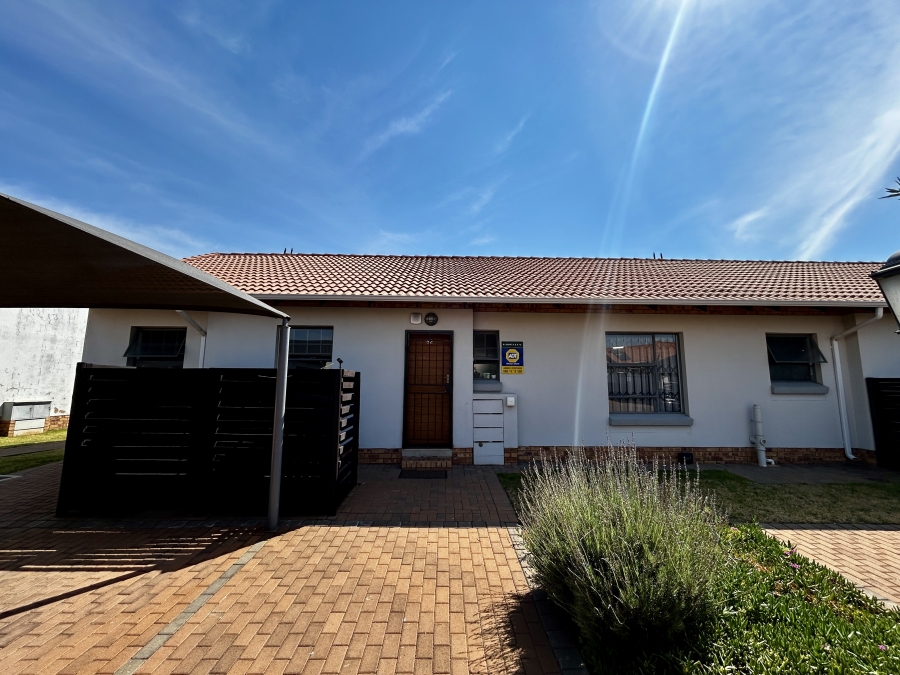 3 Bedroom Property for Sale in Monavoni Gauteng