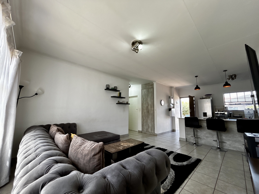 3 Bedroom Property for Sale in Monavoni Gauteng