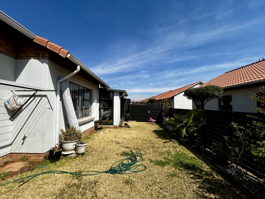 3 Bedroom Property for Sale in Monavoni Gauteng