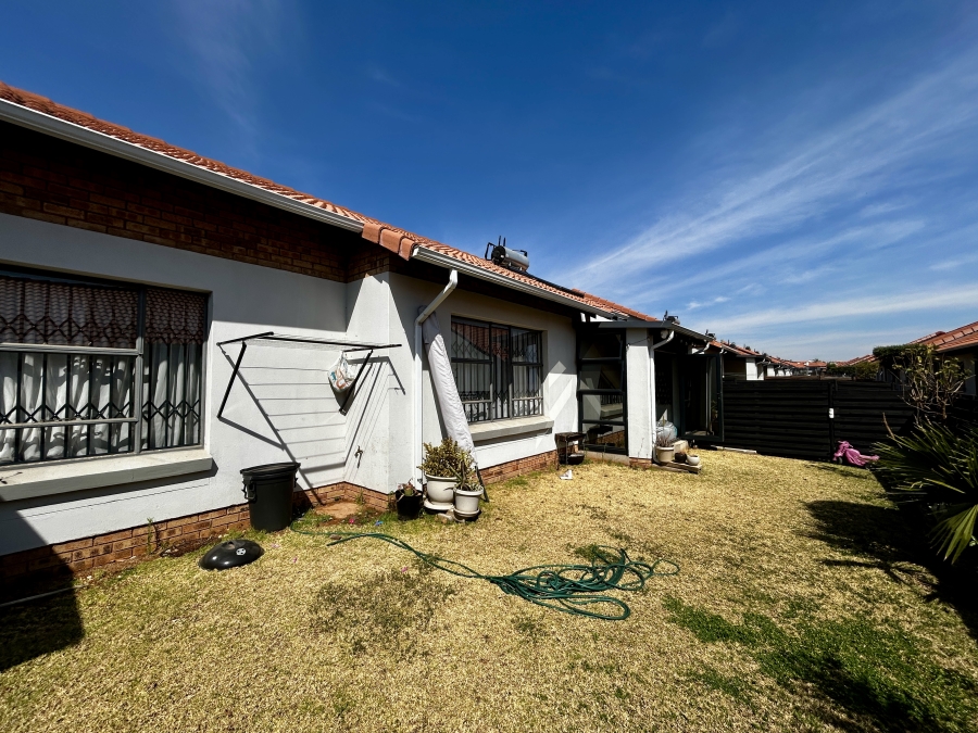 3 Bedroom Property for Sale in Monavoni Gauteng