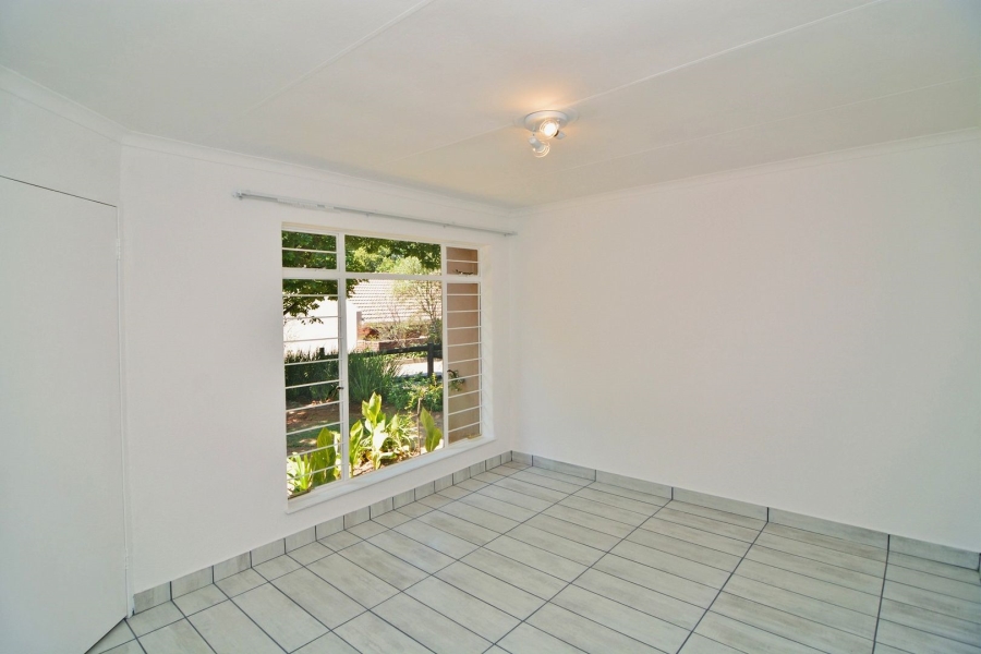 To Let 2 Bedroom Property for Rent in Sonneglans Gauteng