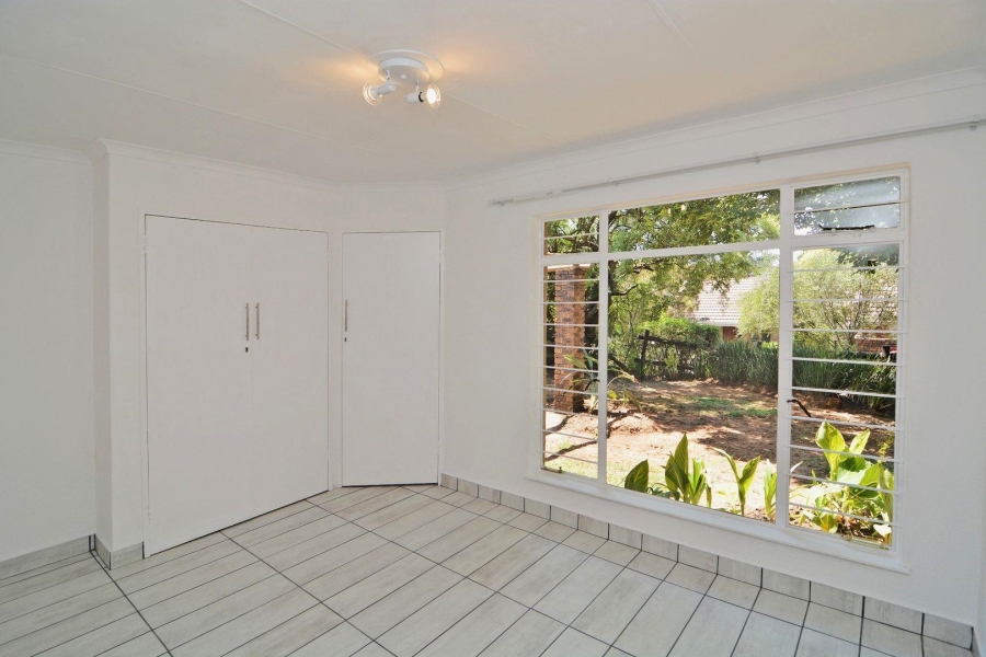 To Let 2 Bedroom Property for Rent in Sonneglans Gauteng