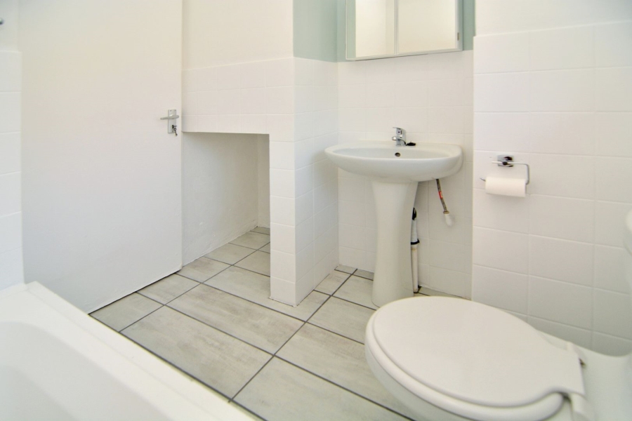 To Let 2 Bedroom Property for Rent in Sonneglans Gauteng