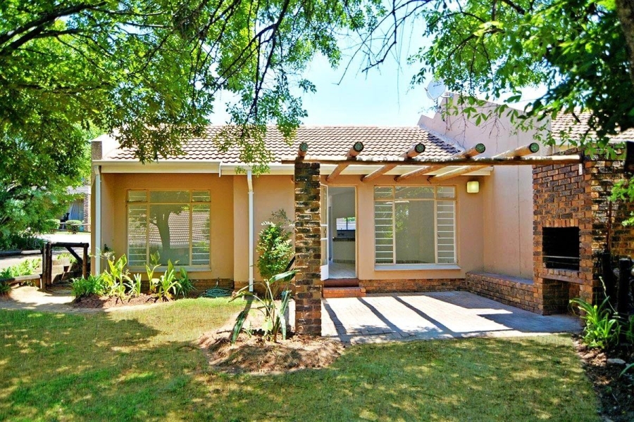 To Let 2 Bedroom Property for Rent in Sonneglans Gauteng