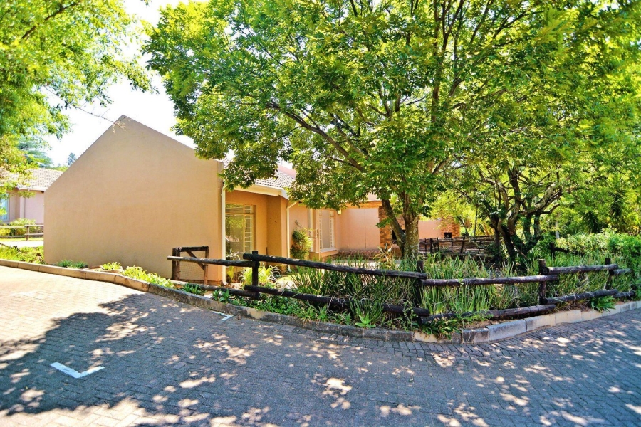 To Let 2 Bedroom Property for Rent in Sonneglans Gauteng
