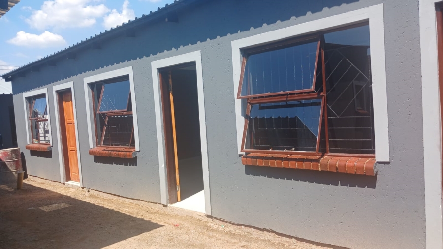 2 Bedroom Property for Sale in Tembisa Central Gauteng