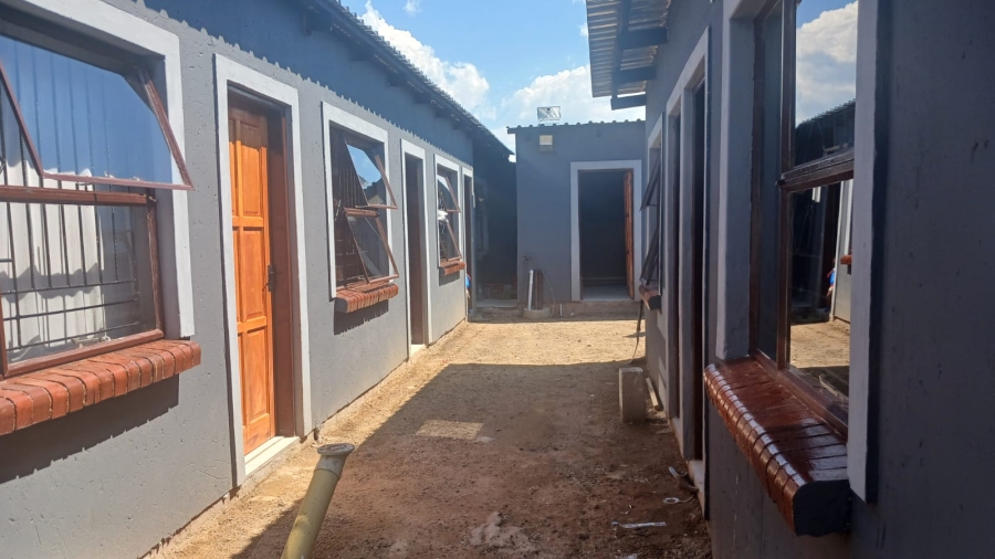 2 Bedroom Property for Sale in Tembisa Central Gauteng