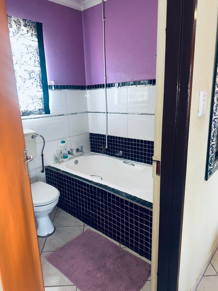 2 Bedroom Property for Sale in Clayville Gauteng