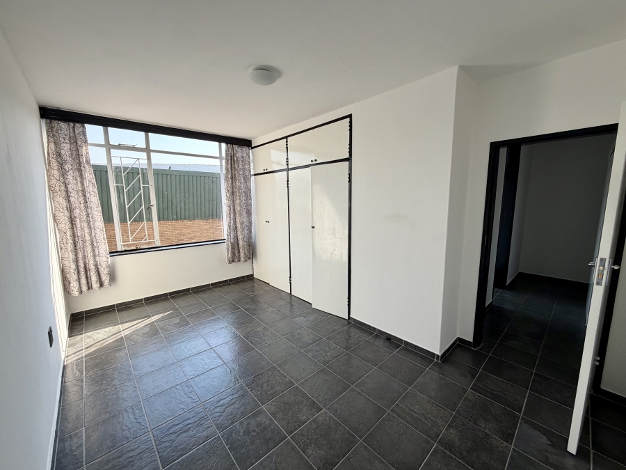 2 Bedroom Property for Sale in Waverley Gauteng