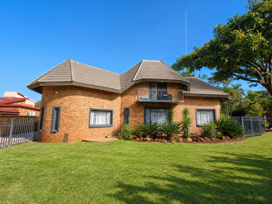 6 Bedroom Property for Sale in Ninapark Gauteng