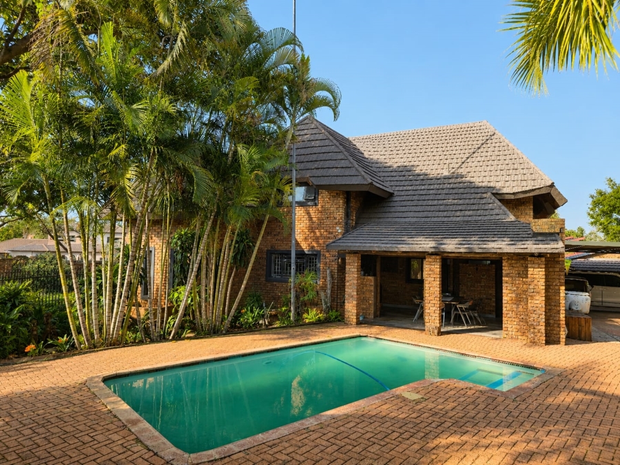 6 Bedroom Property for Sale in Ninapark Gauteng