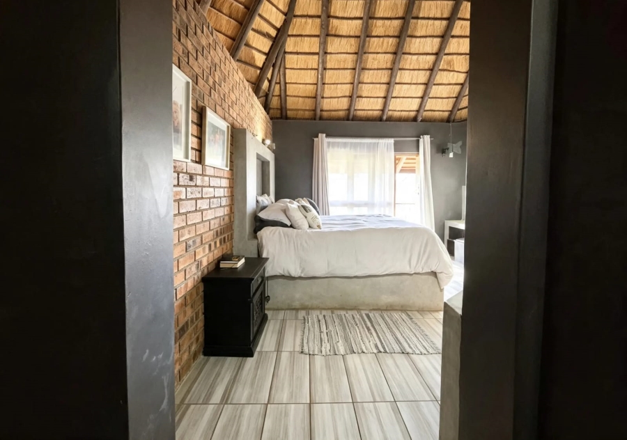 6 Bedroom Property for Sale in Ninapark Gauteng