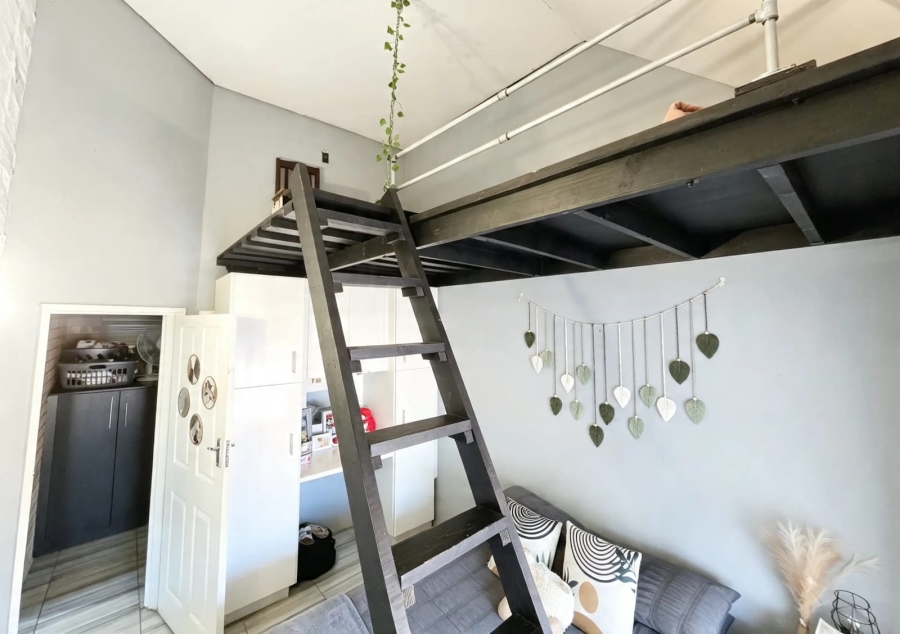 6 Bedroom Property for Sale in Ninapark Gauteng