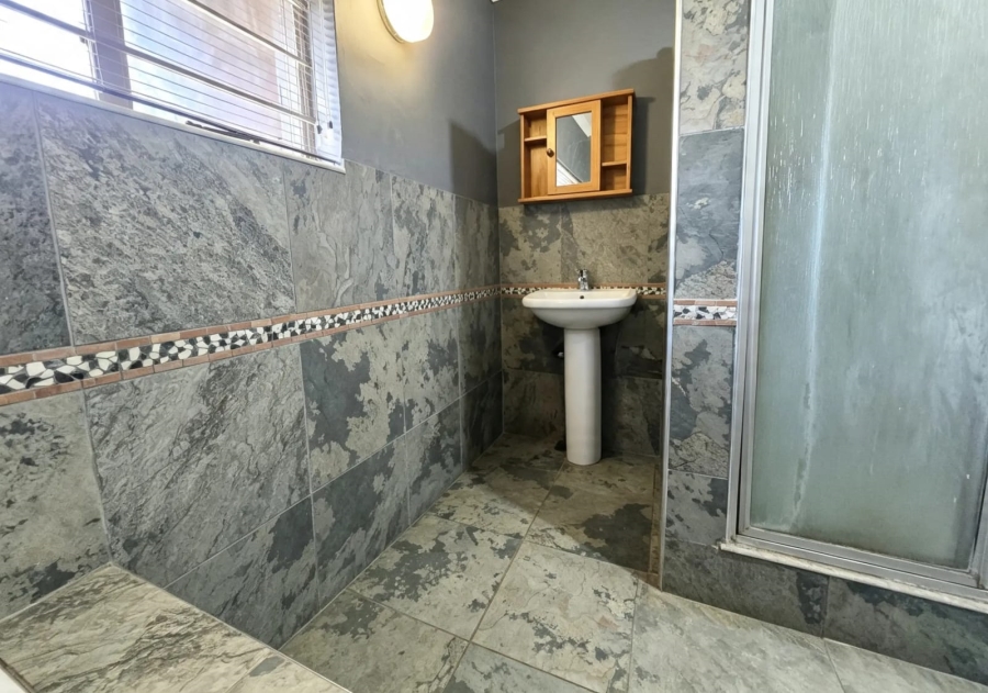 6 Bedroom Property for Sale in Ninapark Gauteng
