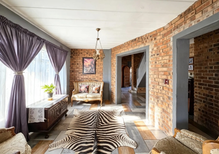 6 Bedroom Property for Sale in Ninapark Gauteng