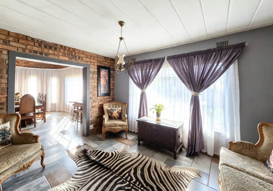 6 Bedroom Property for Sale in Ninapark Gauteng