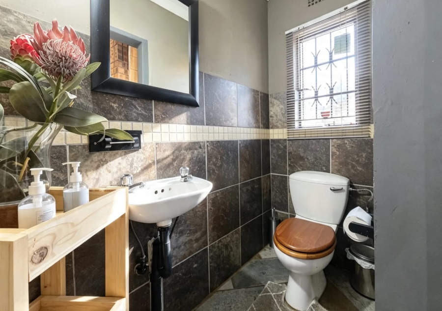 6 Bedroom Property for Sale in Ninapark Gauteng