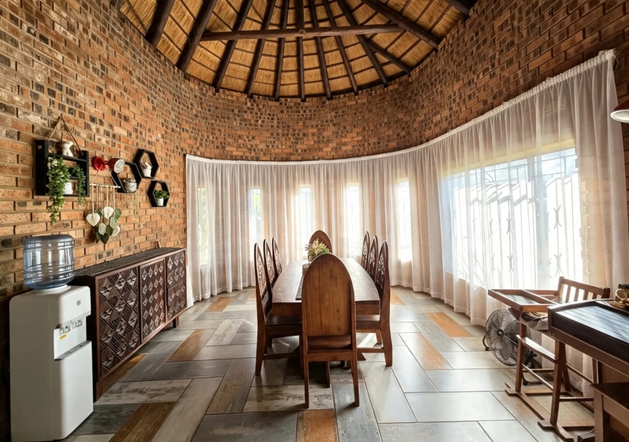 6 Bedroom Property for Sale in Ninapark Gauteng