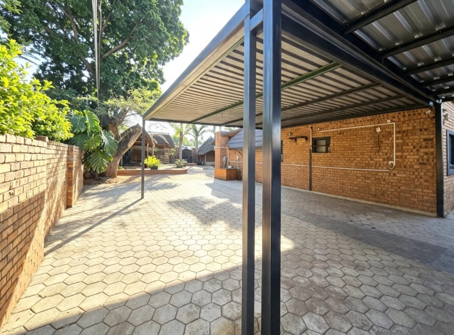 6 Bedroom Property for Sale in Ninapark Gauteng