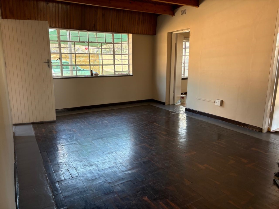 To Let 2 Bedroom Property for Rent in Queenswood Gauteng