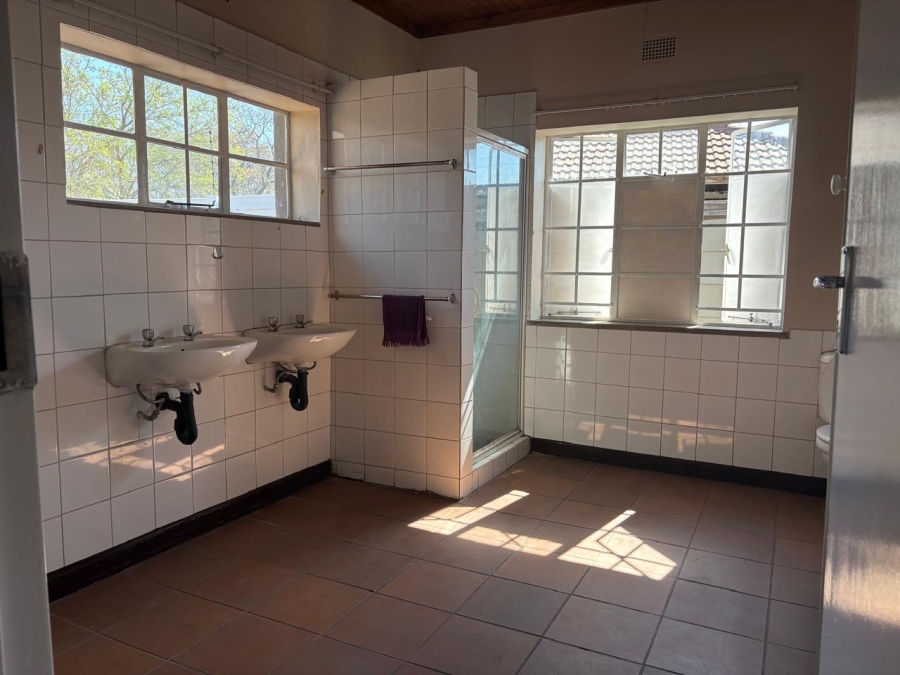 To Let 2 Bedroom Property for Rent in Queenswood Gauteng