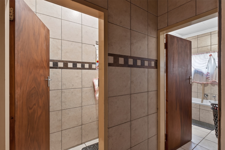 3 Bedroom Property for Sale in Villieria Gauteng