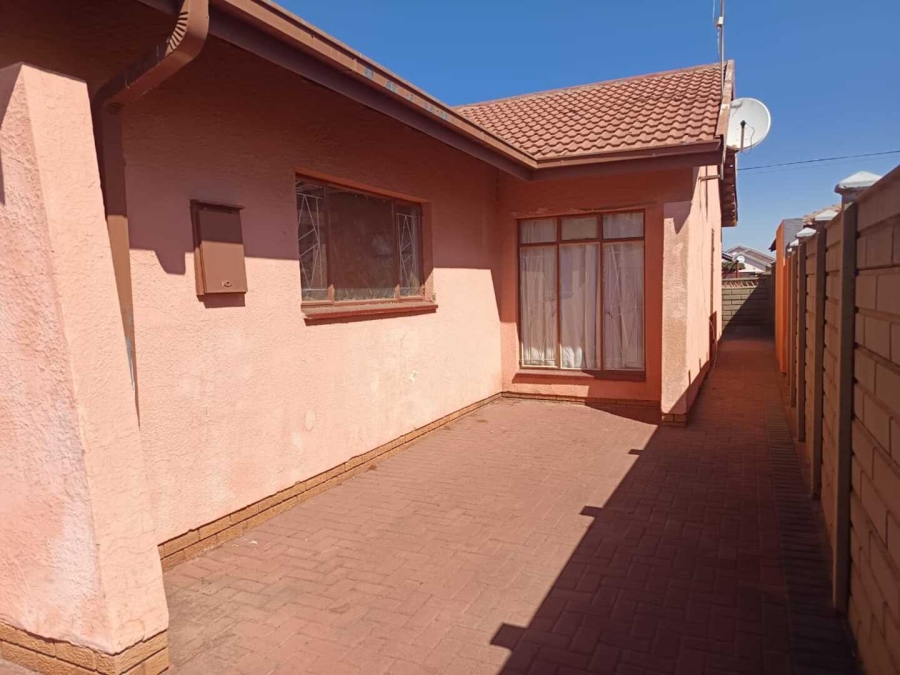3 Bedroom Property for Sale in Sebokeng Zone 14 Gauteng