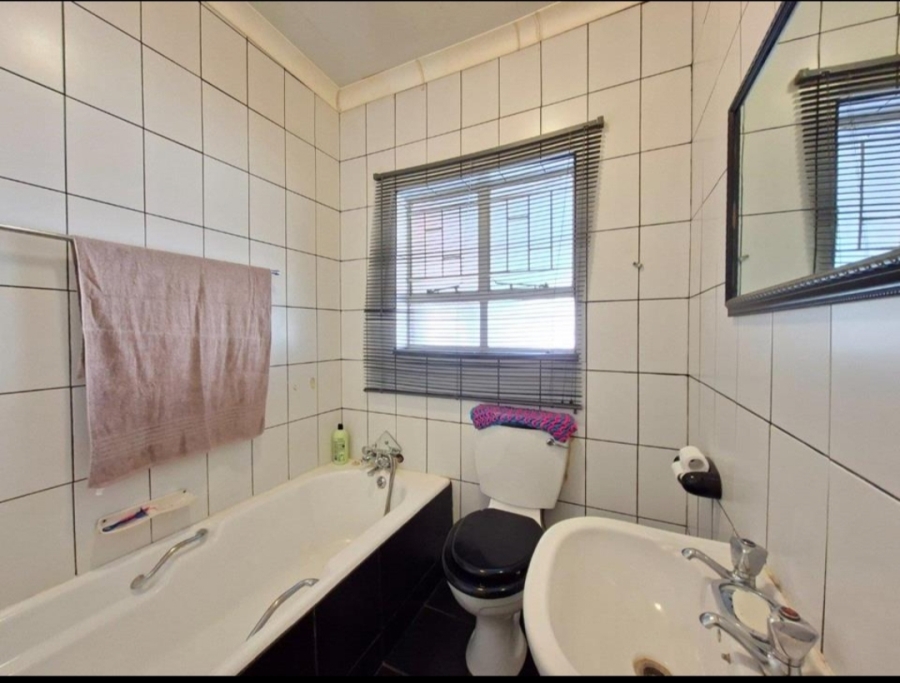 3 Bedroom Property for Sale in Golf Park Gauteng