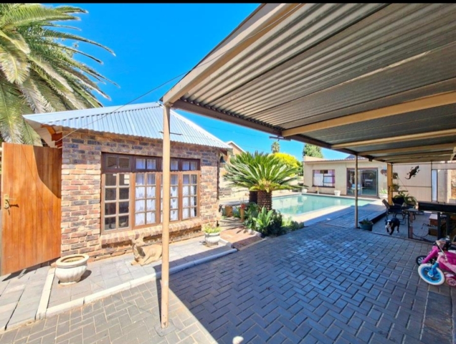 3 Bedroom Property for Sale in Golf Park Gauteng