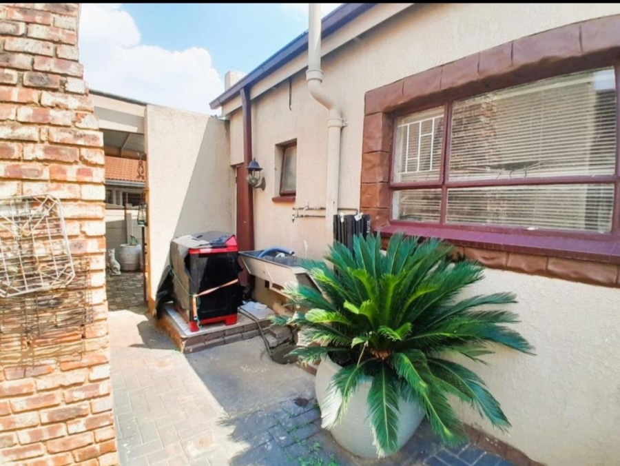 3 Bedroom Property for Sale in Golf Park Gauteng