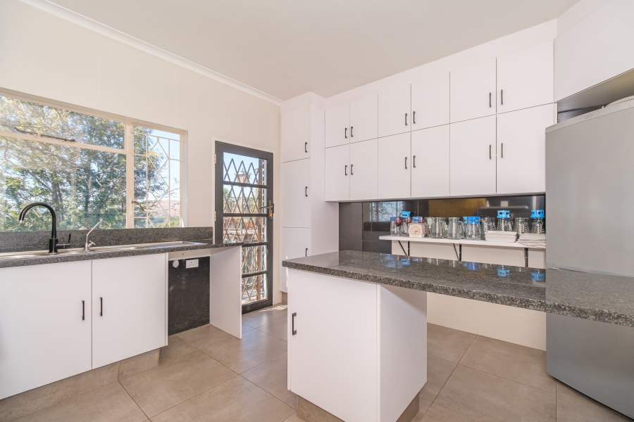 4 Bedroom Property for Sale in Helderkruin Gauteng