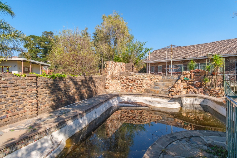 4 Bedroom Property for Sale in Helderkruin Gauteng