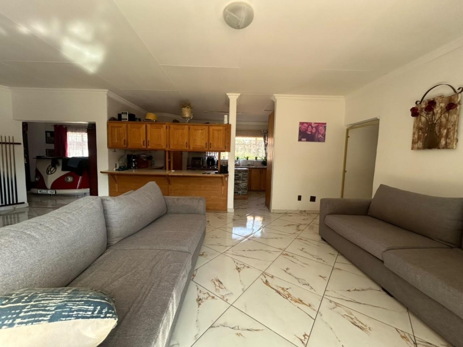 3 Bedroom Property for Sale in Faerie Glen Gauteng
