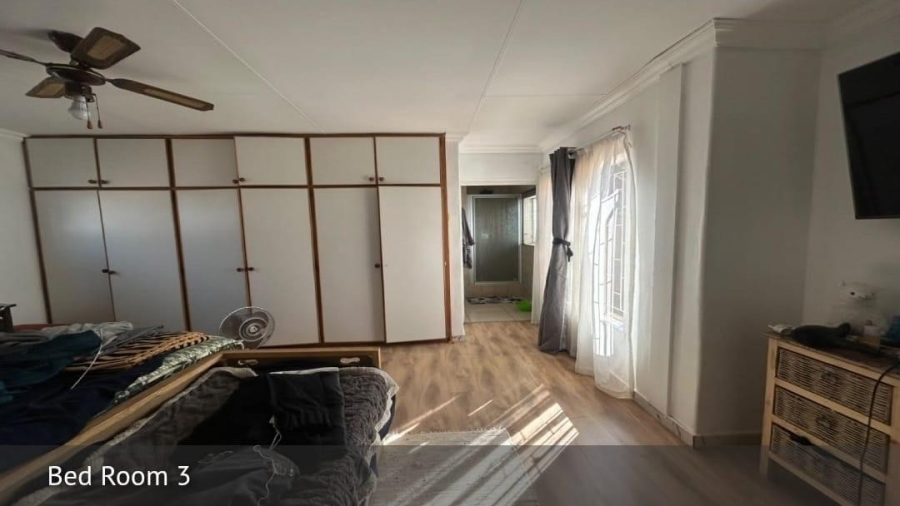 3 Bedroom Property for Sale in Faerie Glen Gauteng