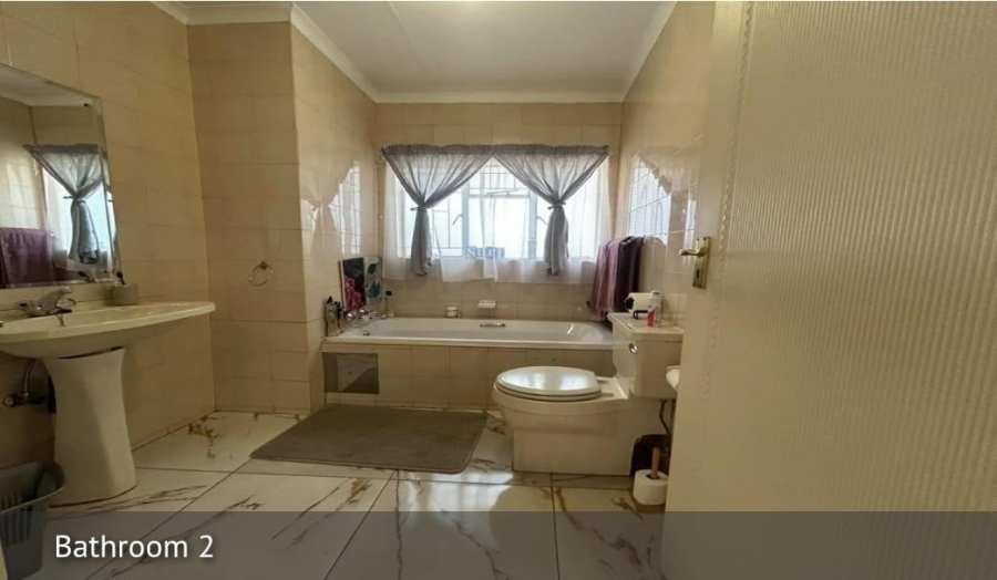 3 Bedroom Property for Sale in Faerie Glen Gauteng