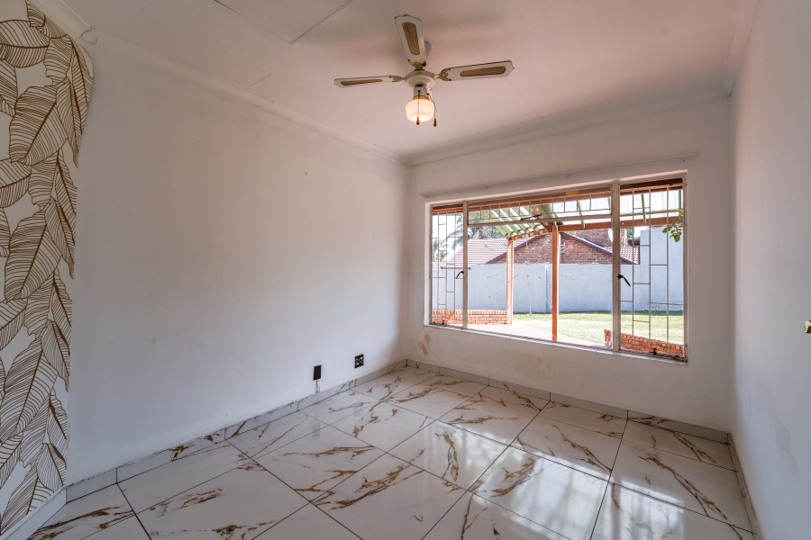 3 Bedroom Property for Sale in Faerie Glen Gauteng